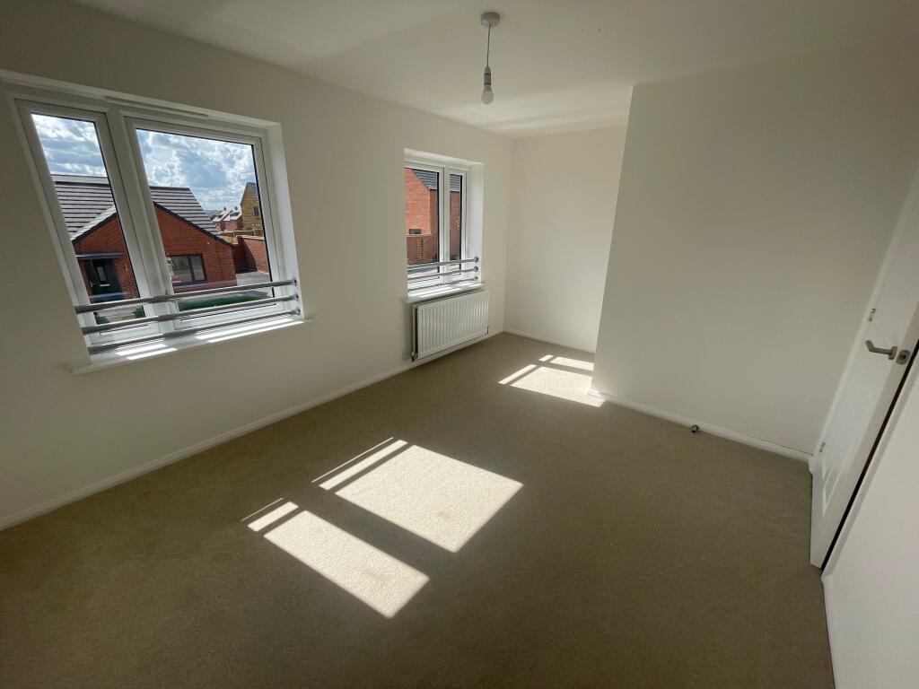 Hornbeam Close, Harpole, Northampton photo 4