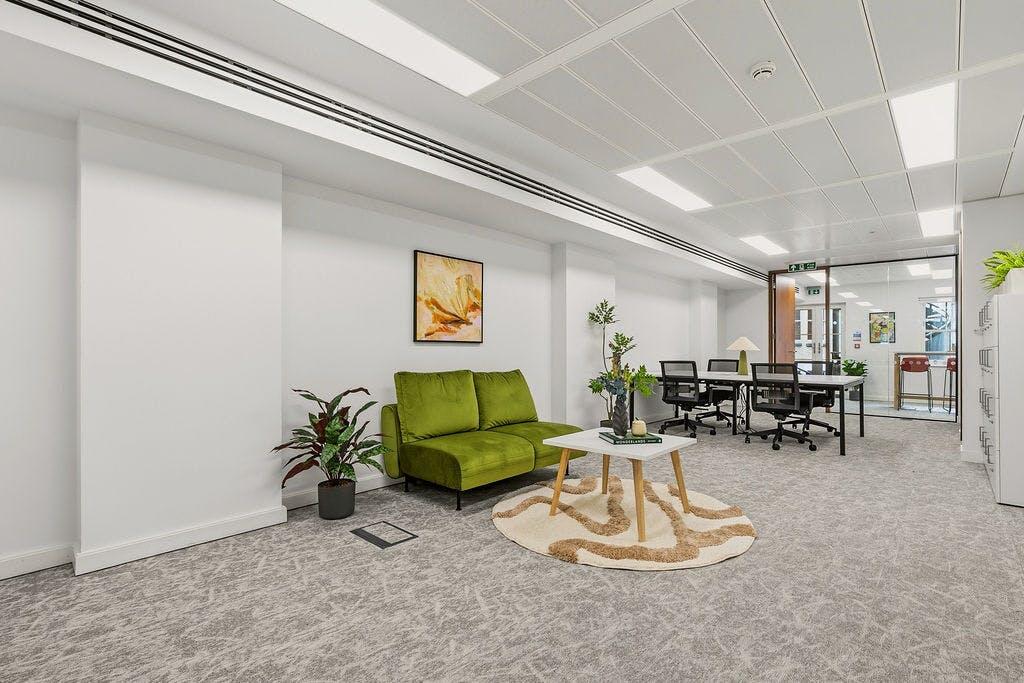 DoverStreet32,3rdFloor-2.jpg