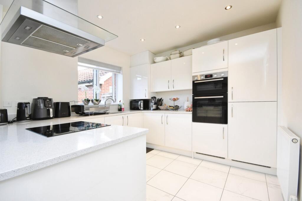 Orchard Way, Boreham, Chelmsford, Essex, CM3 photo 3