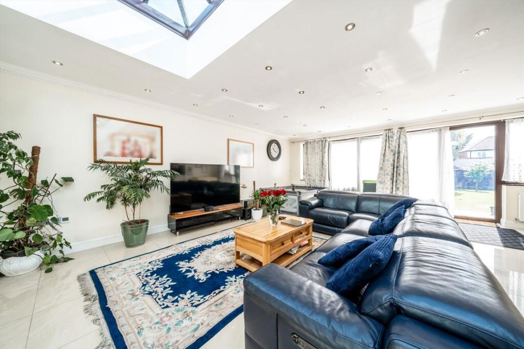 House in London - View 2