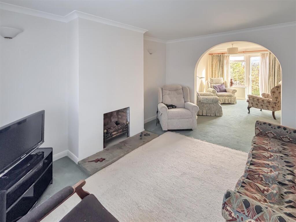 Ash Tree Close, Wellesbourne photo 2