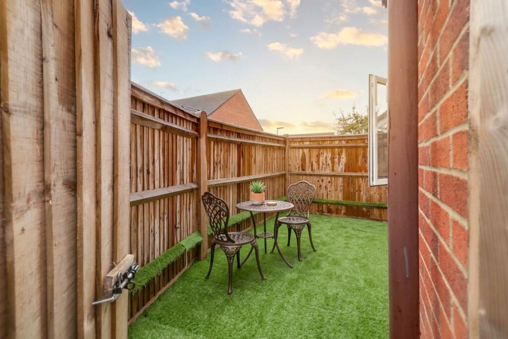 House in Kingston upon Thames - More