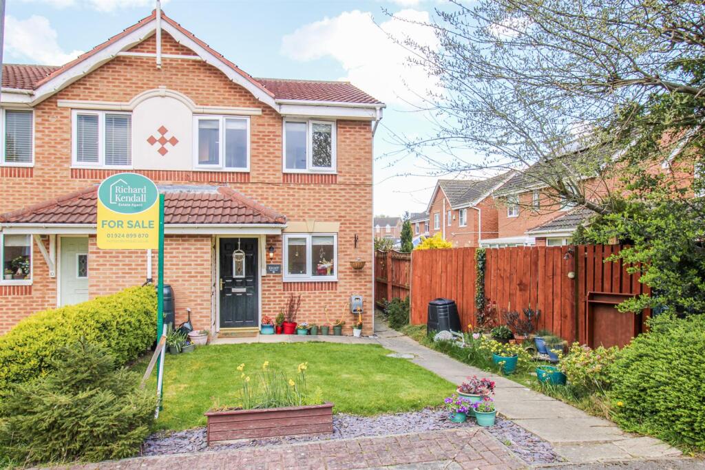 Main image of property: Kirkcaldy Fold, Normanton