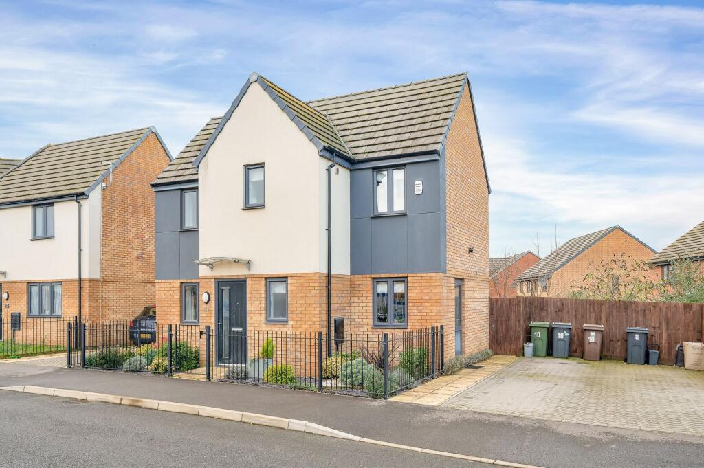 3-bed detached on Chamberlain Way, Gunthorpe, Peterborough, PE4, £285,000