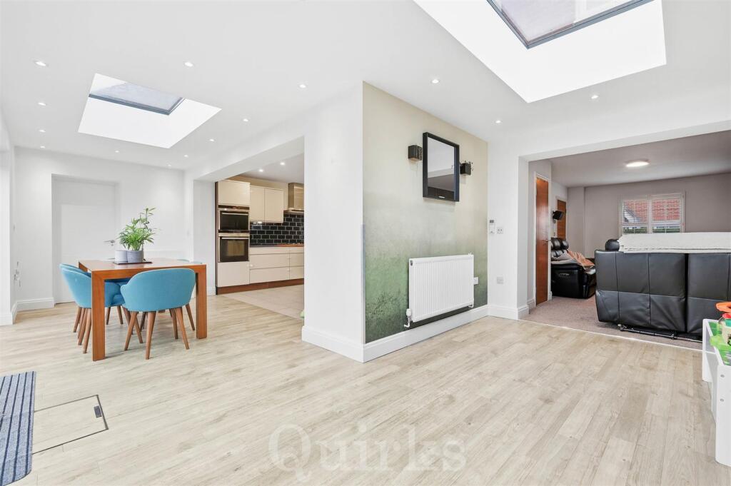 Bell Hill Close, Billericay photo 3