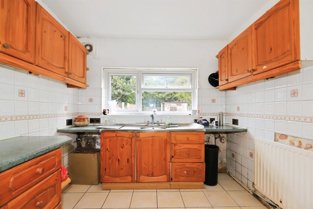 House in Wolverhampton, West Midlands - View 4