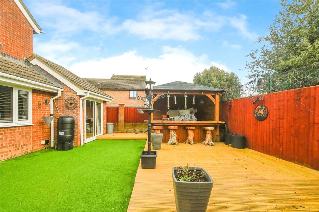 Olive Grove, Swindon, Wiltshire, SN25 photo 3