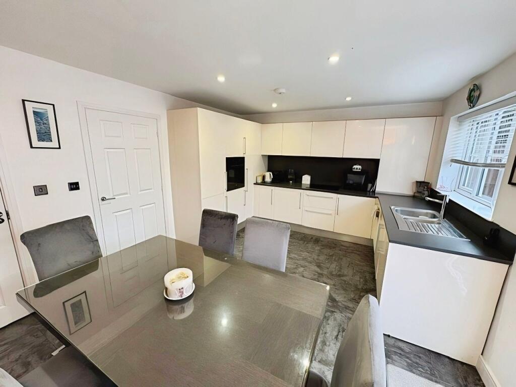 House in Leicester - View 5