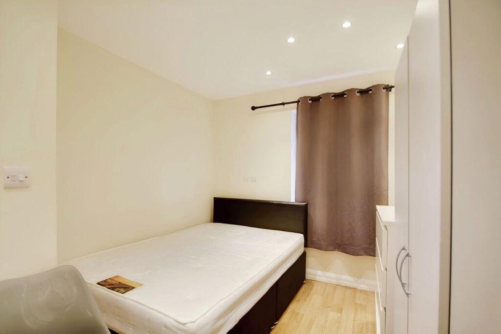 House in London, Yeading - View 3