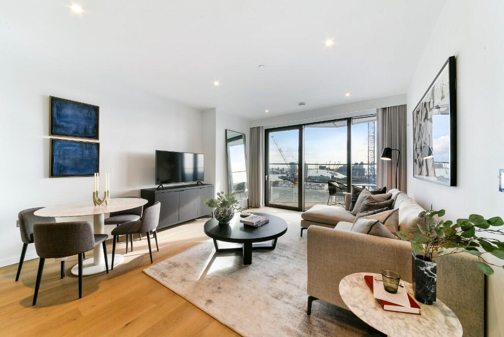 Main image of property: 10 George Street, London, E14
