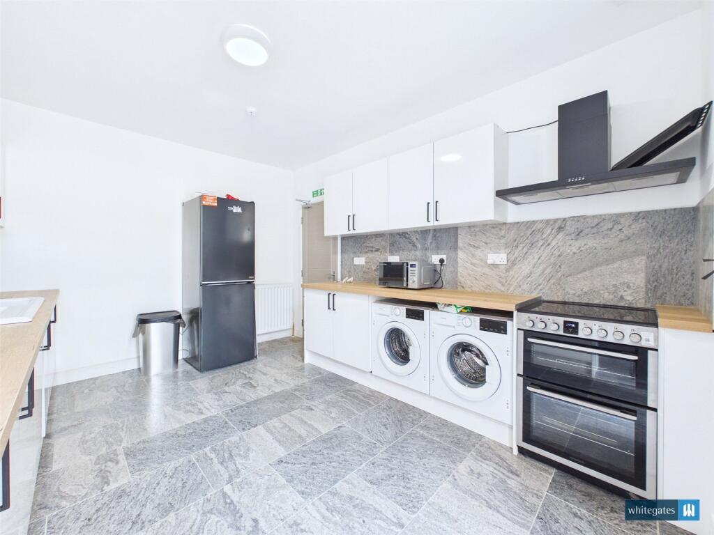 House in Doncaster - View 4
