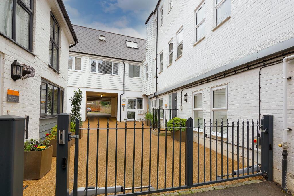 Main image of property: Flat 3, 133A High Street, TN9