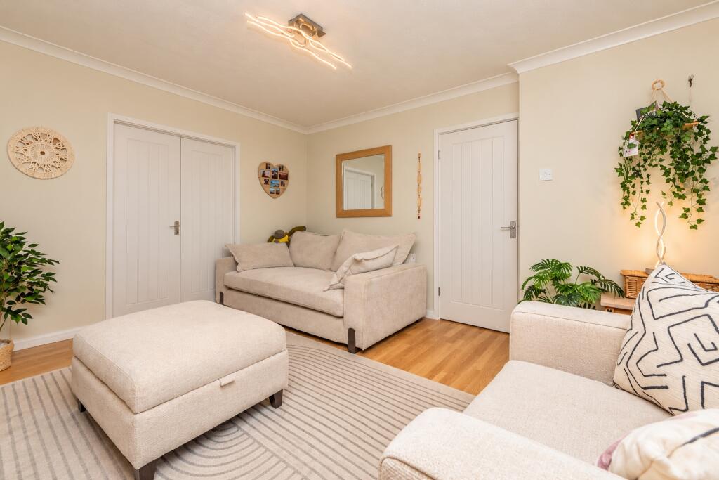 Hunsworth Lane, Cleckheaton, BD19 photo 5