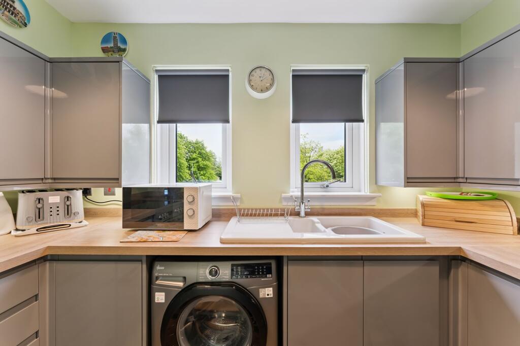 Apartment in Glasgow, Yoker - More