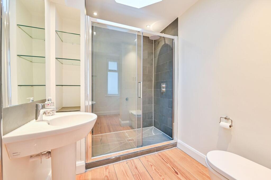 4 bedroom flat for rent