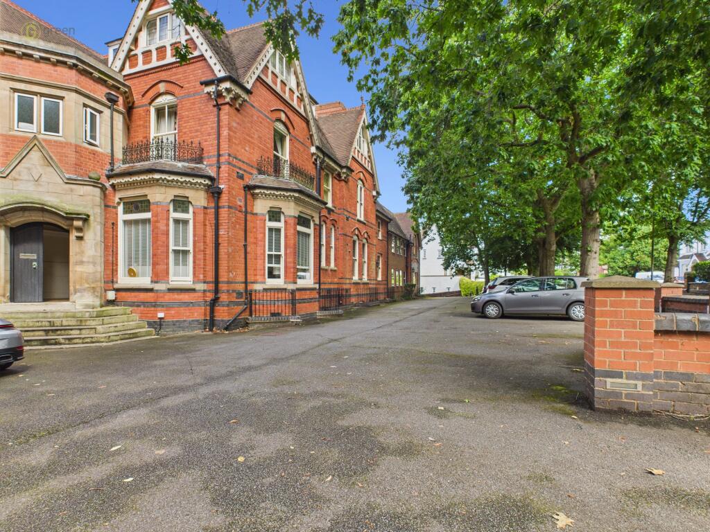 Main image of property: Flat 14, Oakhurst, 30 Anchorage Road, Sutton Trinity, Sutton Coldfield, B74