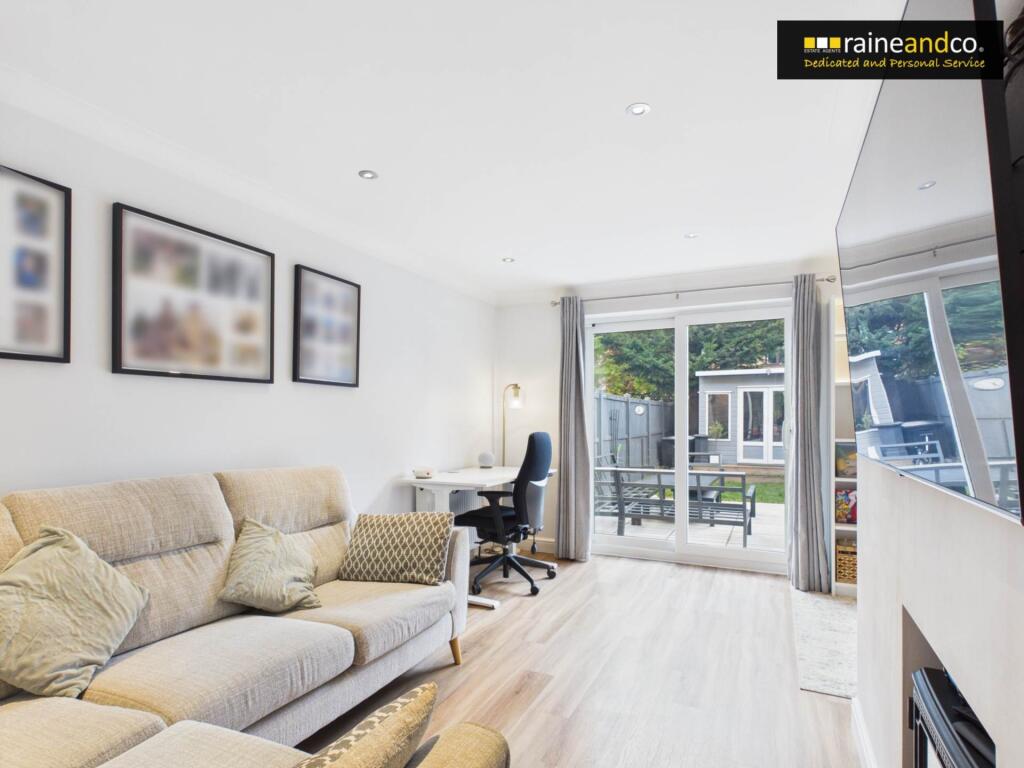 House in Potters Bar, Cranborne - View 3
