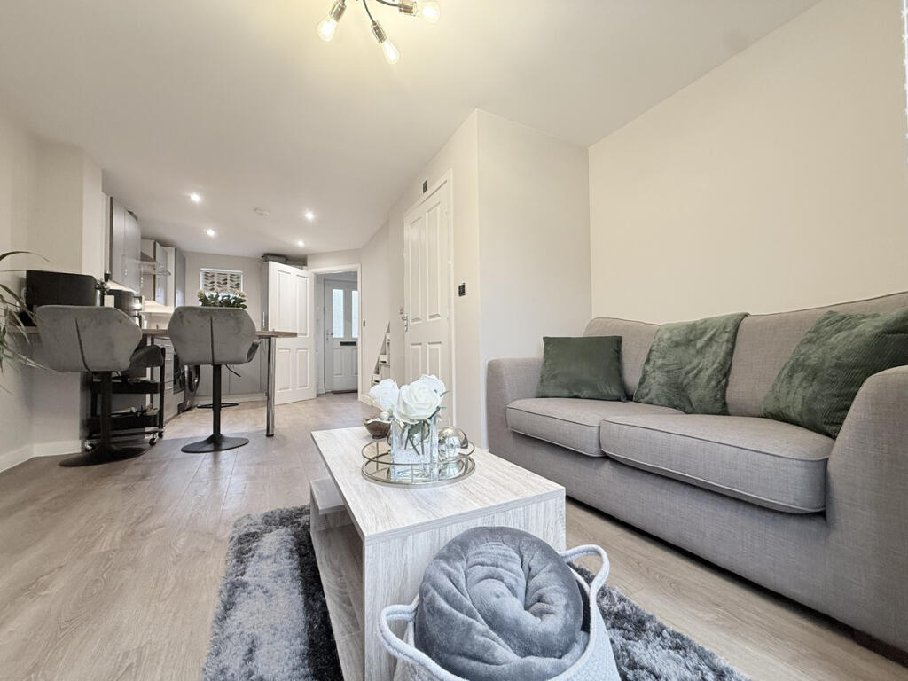 House in Cardiff, St Edeyrn's Village, Old St. Mellons - View 5