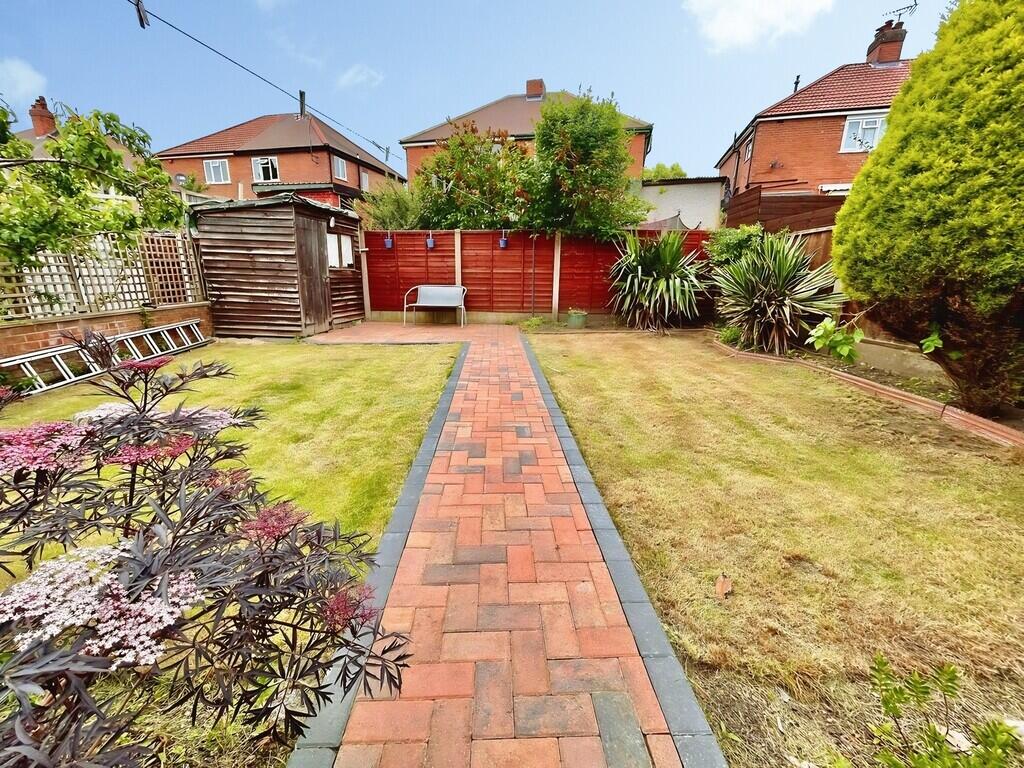House in Mansfield, Nottinghamshire - View 4