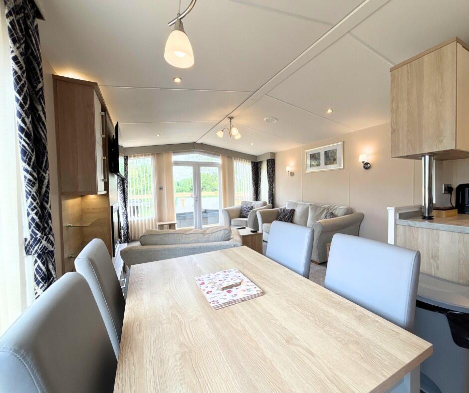 Wold View Country Park Pelham Road Claxby Lincolnshire LN8 3YR - View 2