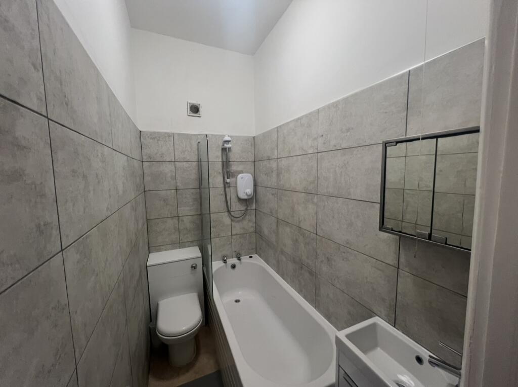Apartment in Coventry - More