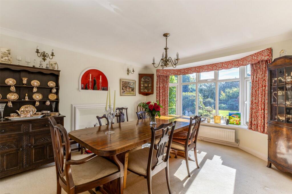 Petersfield Road, Midhurst, West Sussex, GU29 photo 3