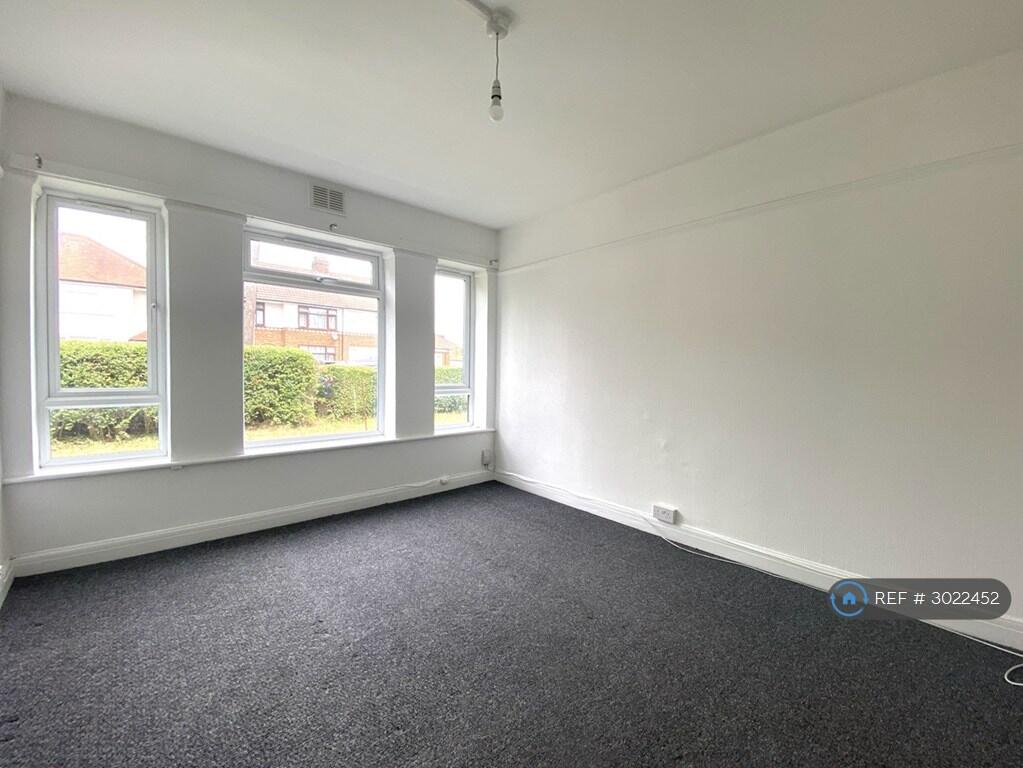 Apartment in Southall - View 4