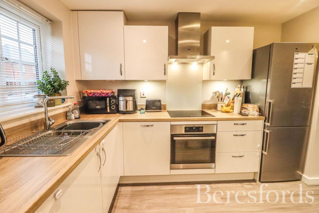 Beehive Avenue, Silver End, CM8 photo 2