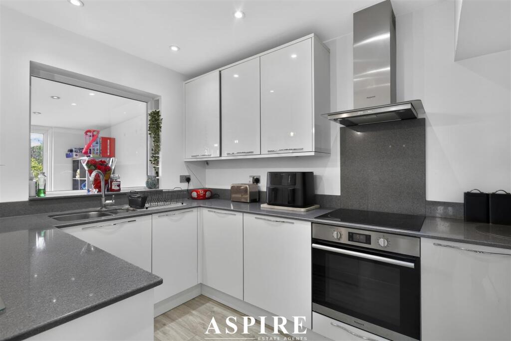 House in Castle Point, Essex - View 4