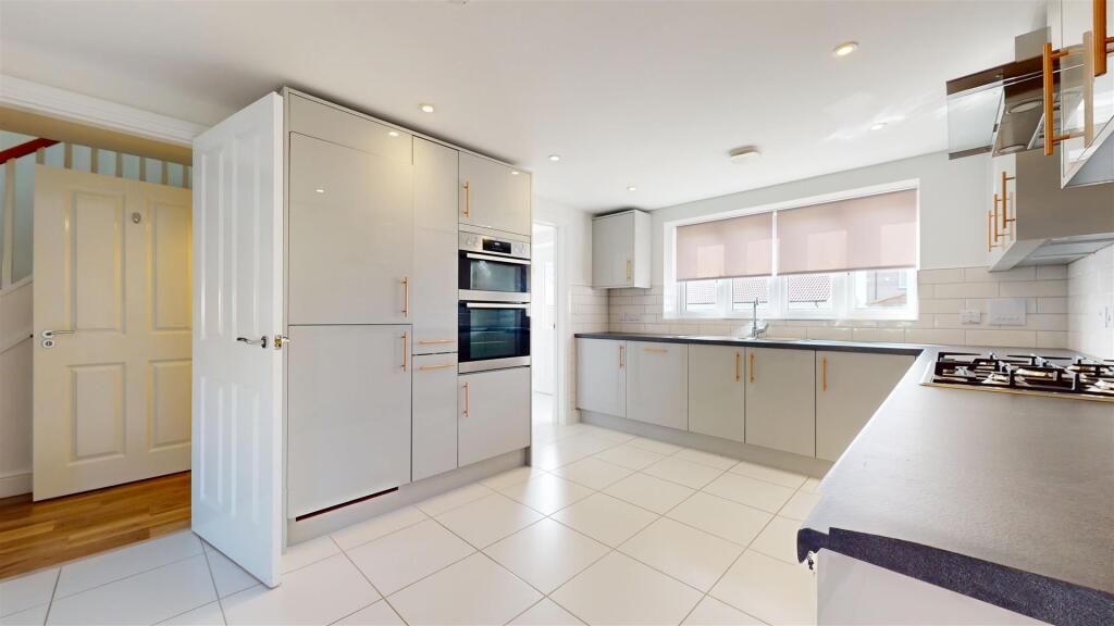 House in Dorchester, Chickerell - View 3