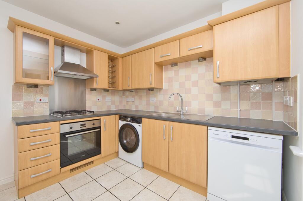 House in Canterbury, Stuppington, Martyrs Field - View 3