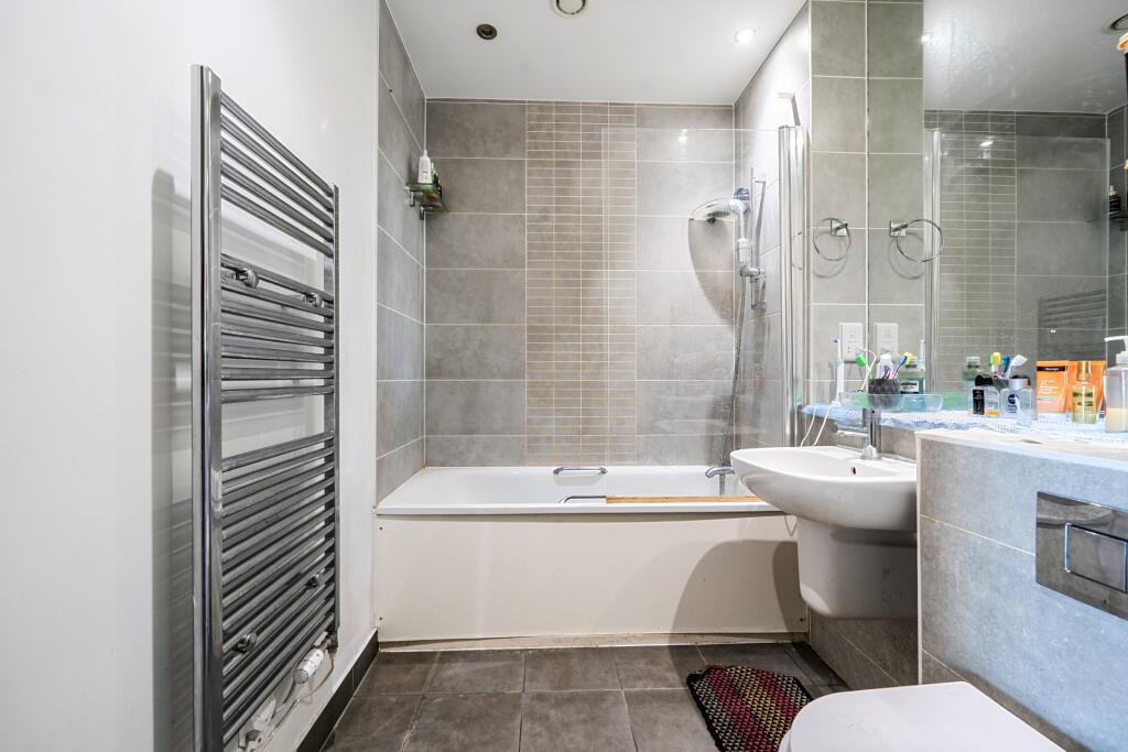 Apartment in London - More