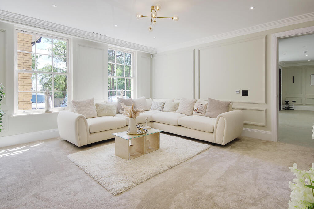 Avon Castle Drive, Ringwood photo 5