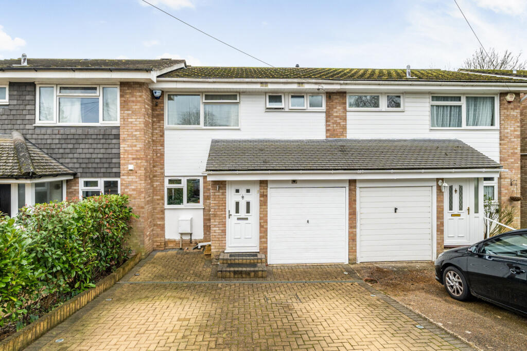 Knoll Crescent, Northwood, Middlesex photo 2