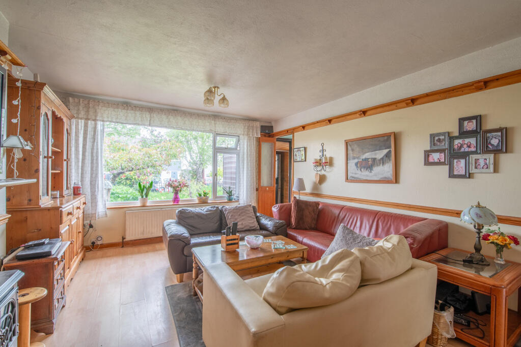 Wellington Road, Wilsden, West Yorkshire, BD15 - View 2