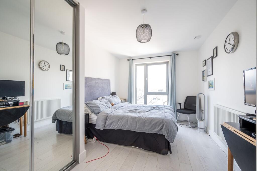 Apartment in London - More