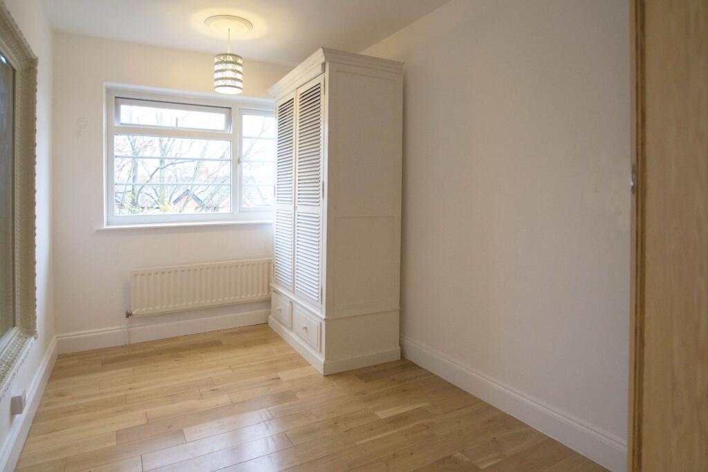Apartment in Twickenham - View 5