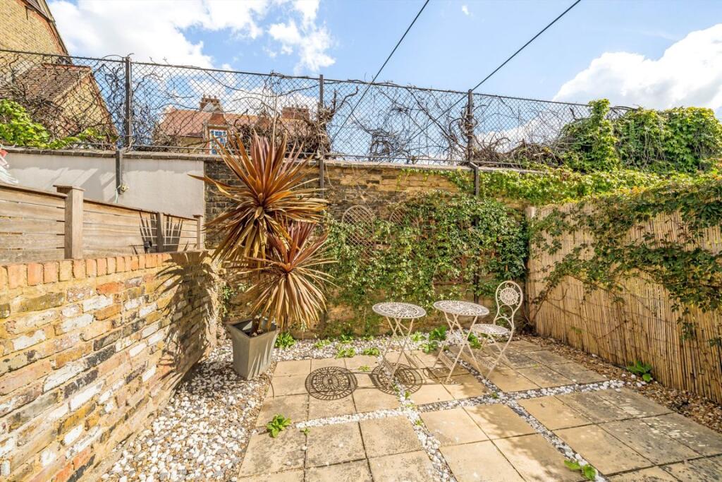 House in London - View 4