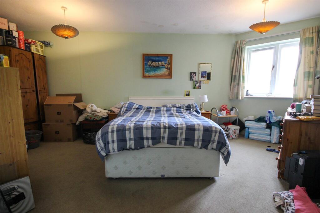 Apartment in Milton Keynes - View 5