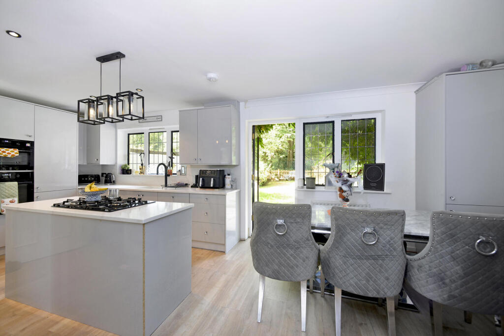 House in Guildford, Compton - View 2