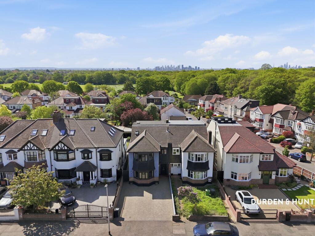 Main image of property: Broadwalk, London, E18