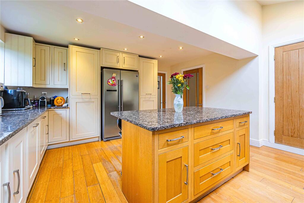 House in Dacorum, Chaulden - View 2