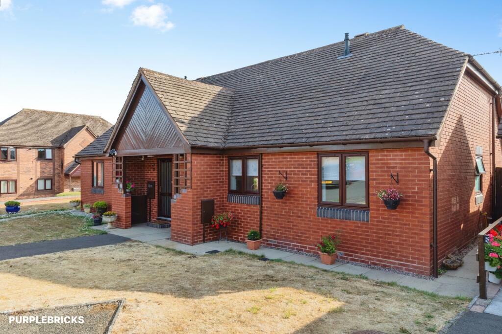 Main image of property: Holioake Drive, Warwick, CV34