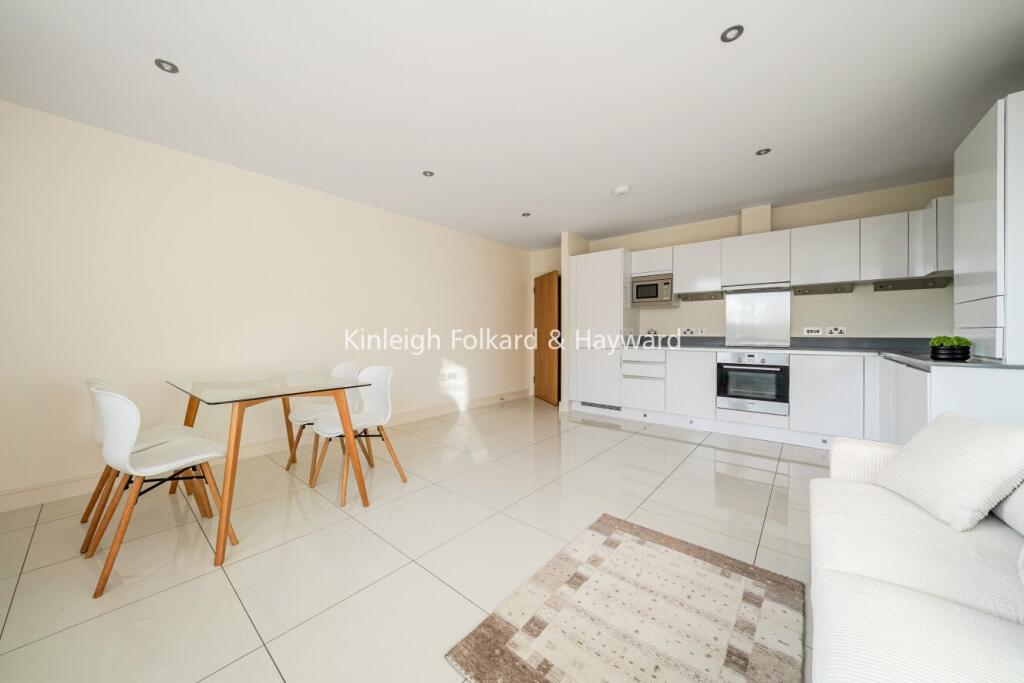 Main image of property: Lodge Lane, London, N12