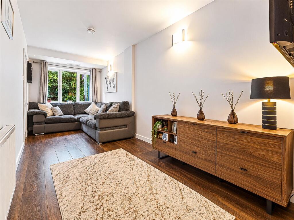 House in Blaby, Enderby - More