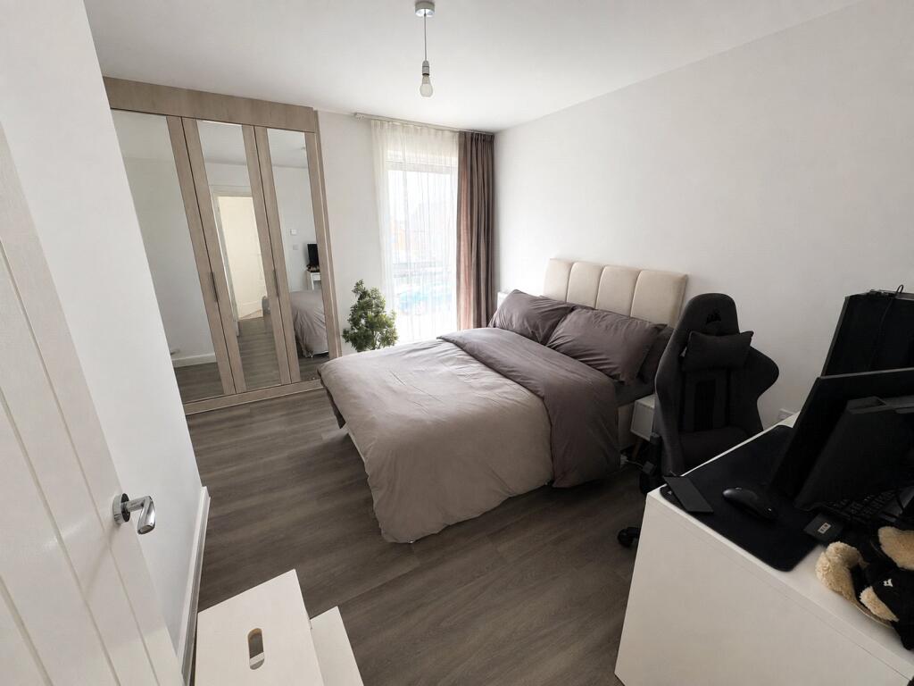 Apartment in Houghton Regis, Central Bedfordshire - More