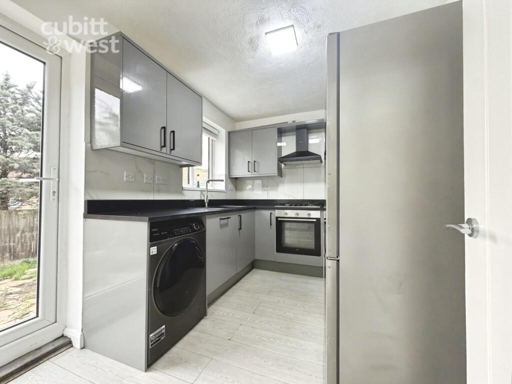DEPOSIT ALTERNATIVE AVAILABLE, Hillside, BN2 photo 4