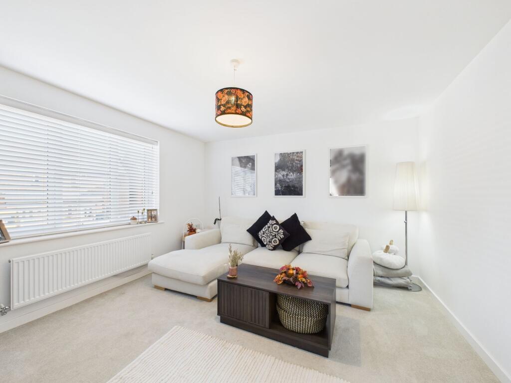 69, Tasker Way, Haverfordwest, SA61 photo 2