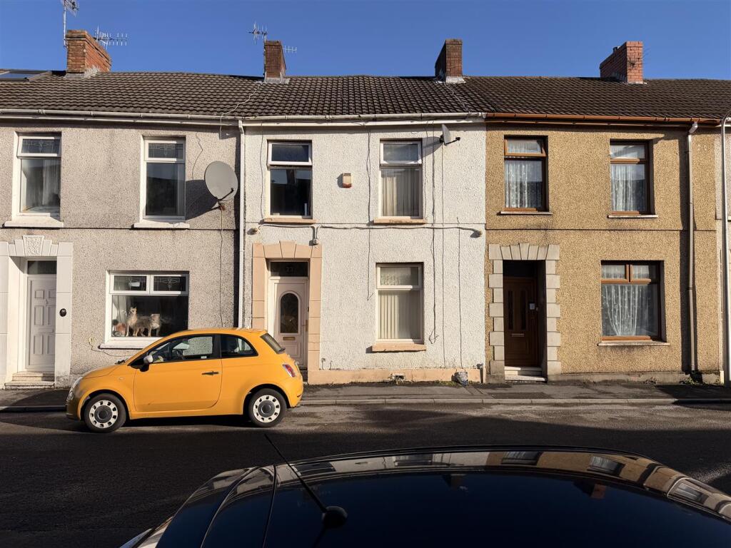 3-bed terraced on Penallt Terrace, Llanelli, £79,995