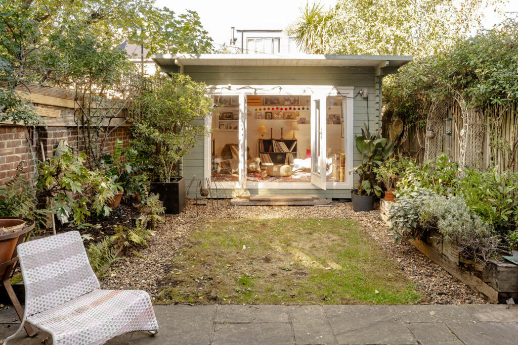 House in London - View 5